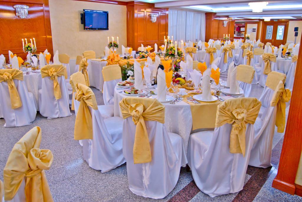 Hotel Emma Est Craiova Exterior photo