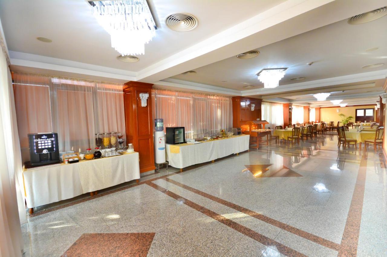 Hotel Emma Est Craiova Exterior photo